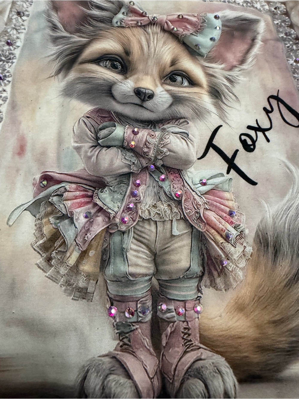 Fox Rhinestone Embellished Graphic T-Shirt Gildan Softstyle Women’s Medium
